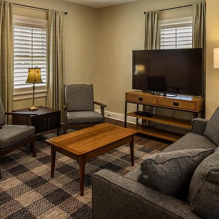 Baywood Conference And Lodging Center Coraopolis Екстериор снимка
