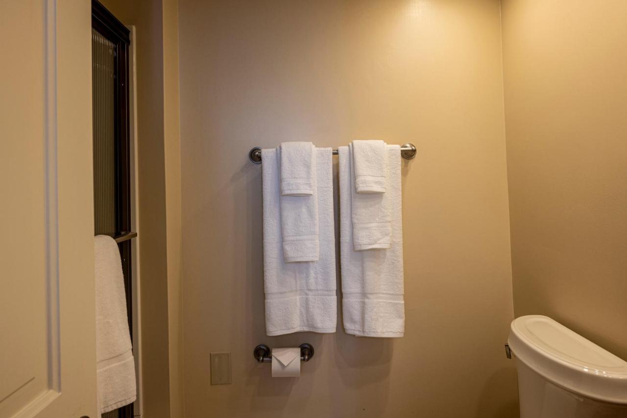 Baywood Conference And Lodging Center Coraopolis Екстериор снимка