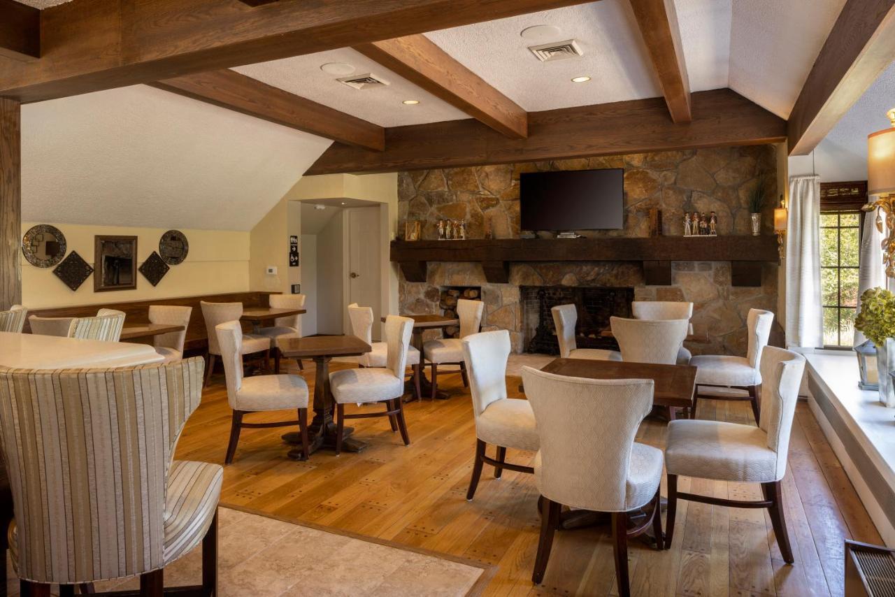 Baywood Conference And Lodging Center Coraopolis Екстериор снимка