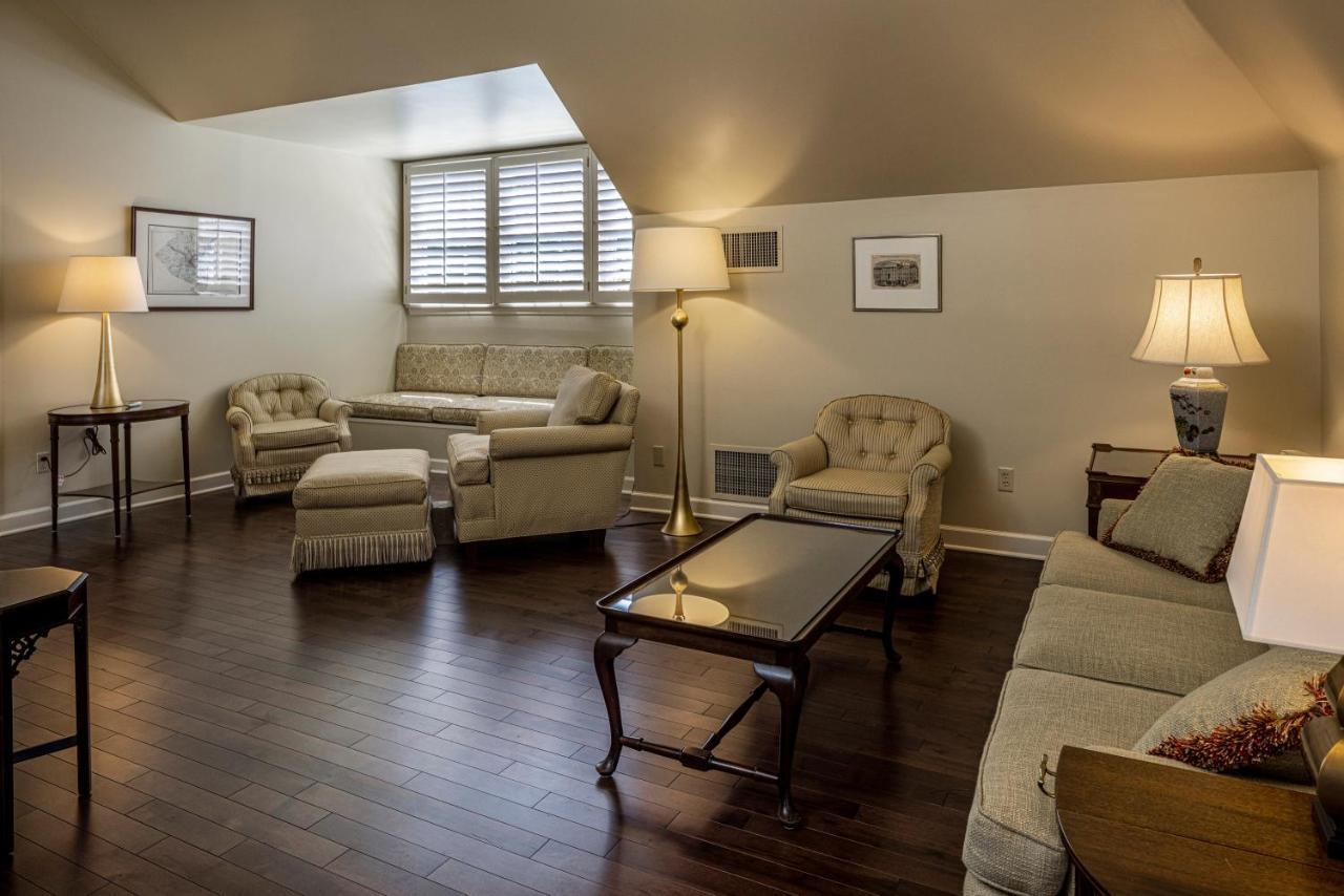 Baywood Conference And Lodging Center Coraopolis Екстериор снимка