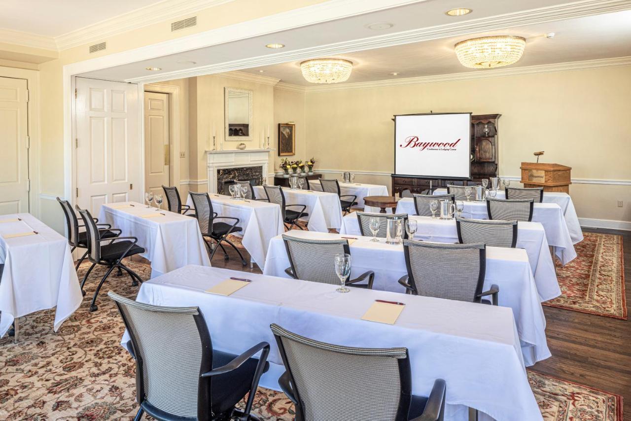 Baywood Conference And Lodging Center Coraopolis Екстериор снимка