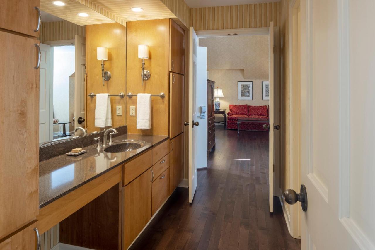 Baywood Conference And Lodging Center Coraopolis Екстериор снимка