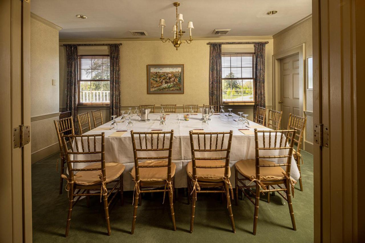 Baywood Conference And Lodging Center Coraopolis Екстериор снимка