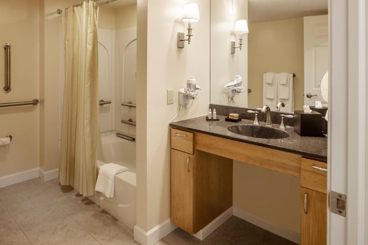 Baywood Conference And Lodging Center Coraopolis Екстериор снимка
