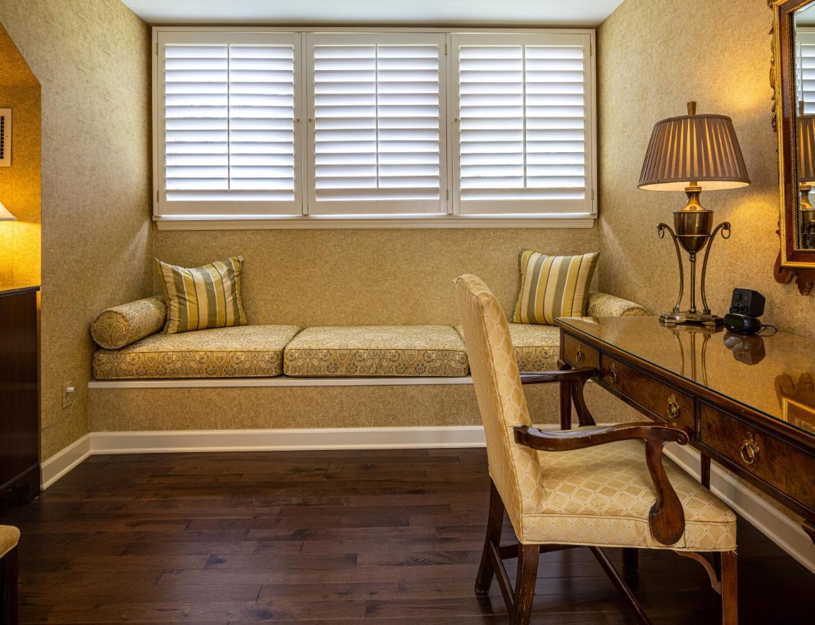 Baywood Conference And Lodging Center Coraopolis Екстериор снимка